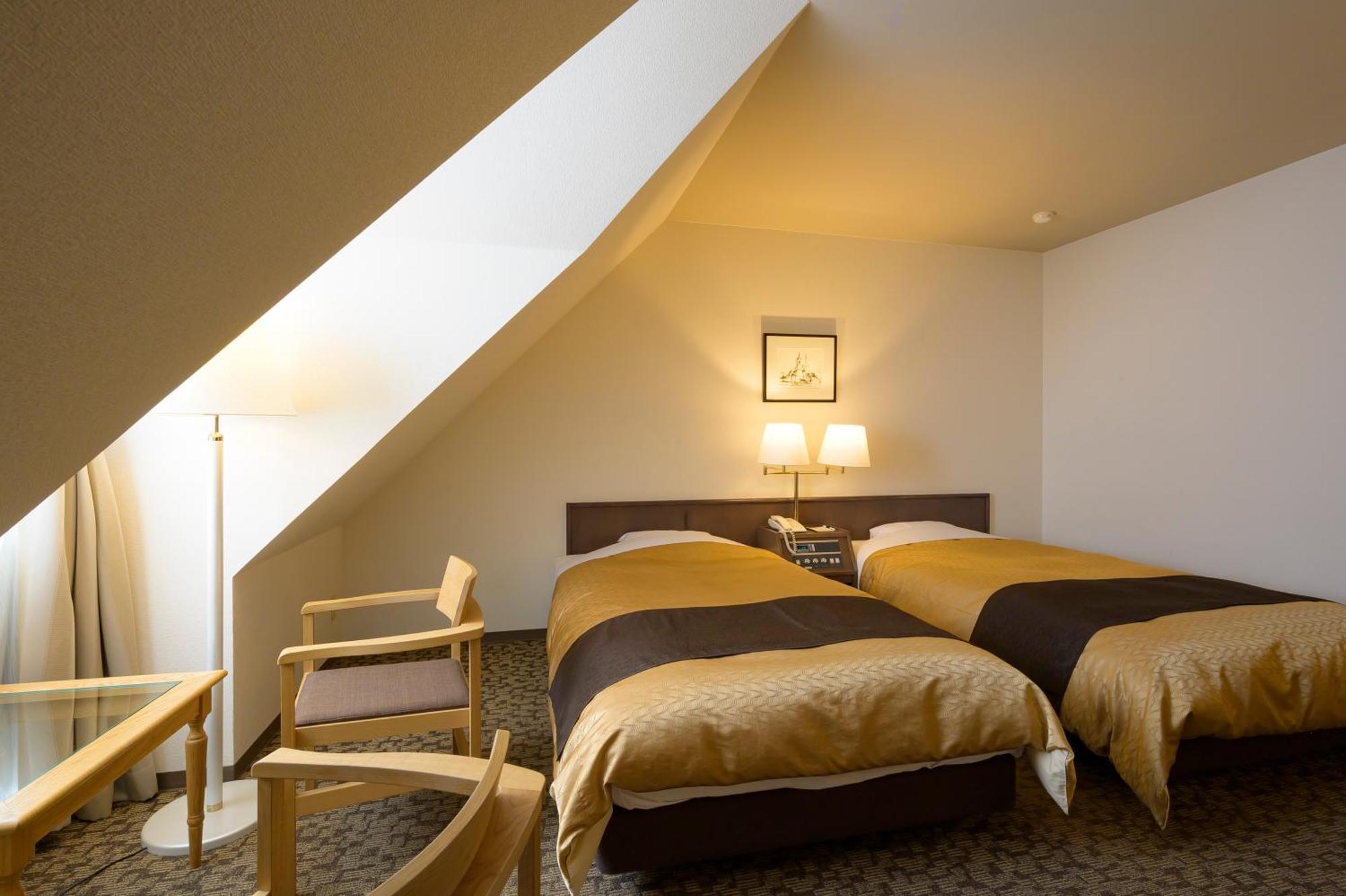 Edel Warme Hotel 3*